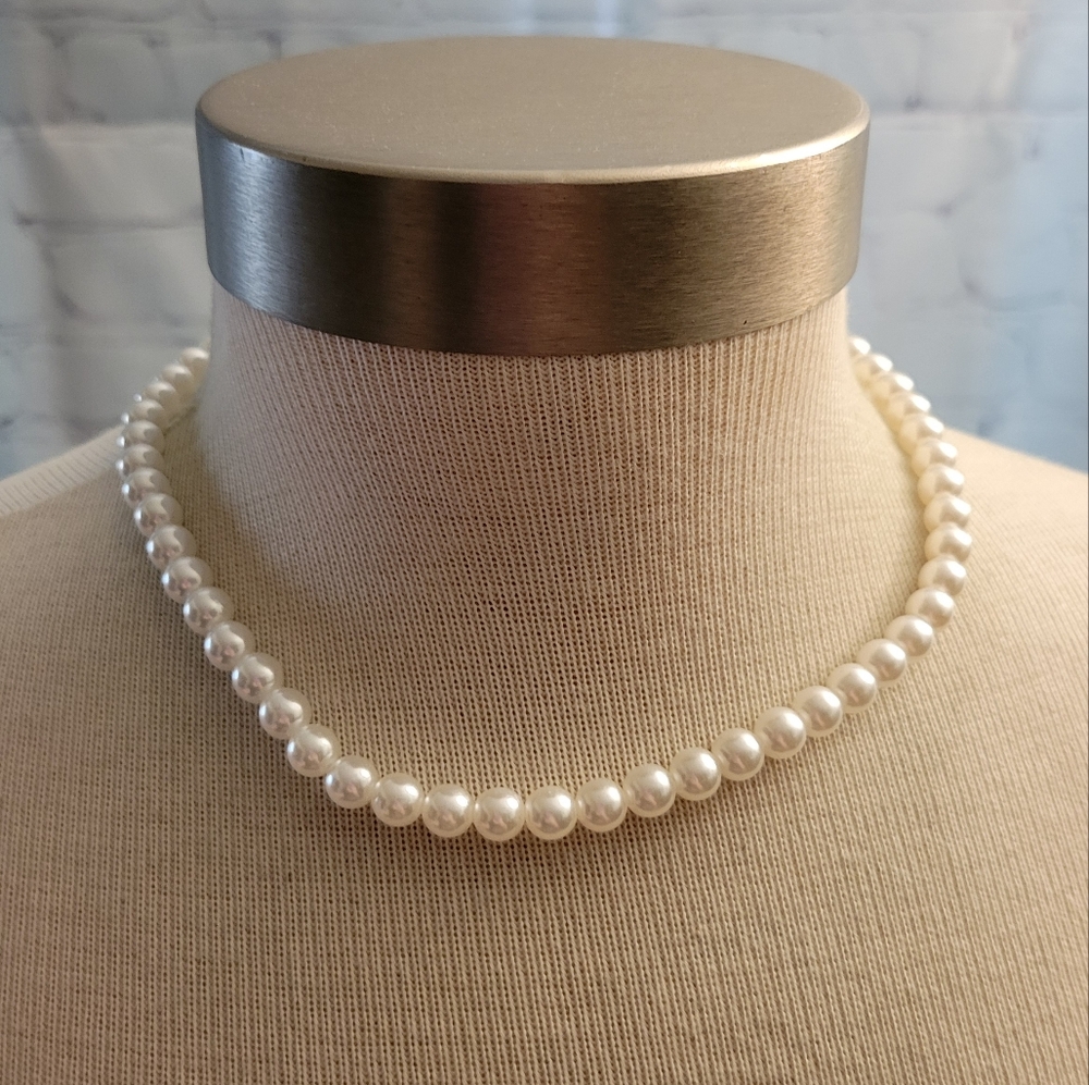 Imitation Pearl Necklace White Goldtone